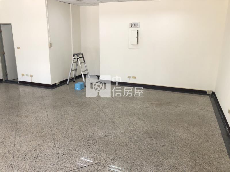 桃園春日路金店面房屋室內格局與周邊環境