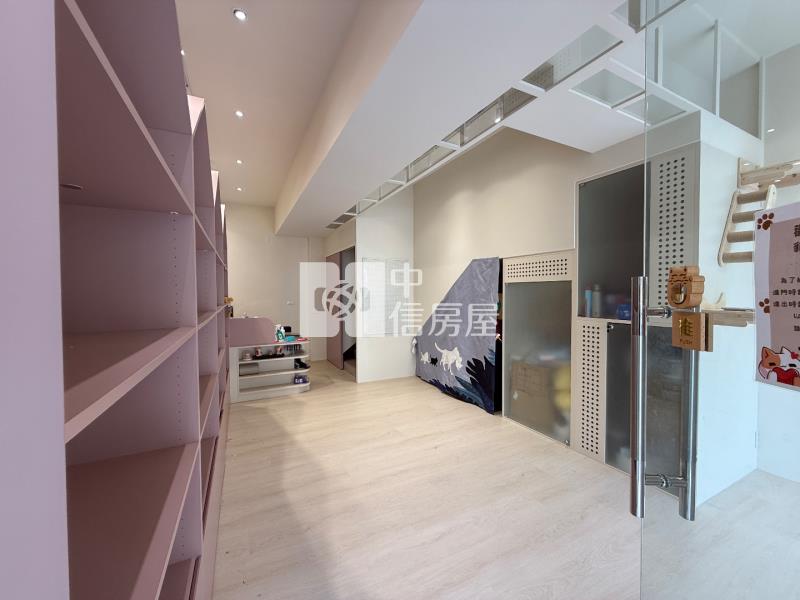 A22捷運站龍騰MRT黃金店面房屋室內格局與周邊環境