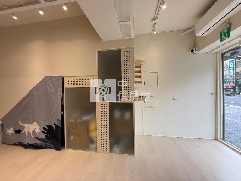 A22捷運站龍騰MRT黃金店面房屋室內格局與周邊環境