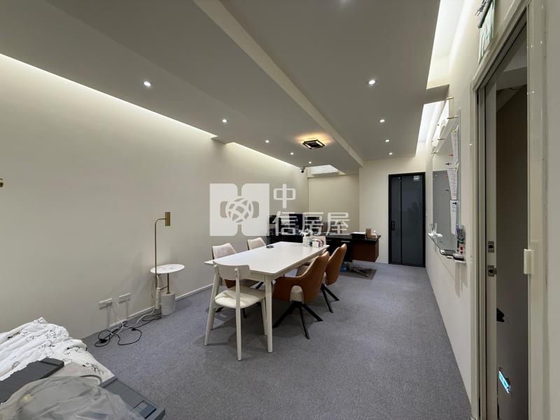 A22捷運站龍騰MRT黃金店面房屋室內格局與周邊環境