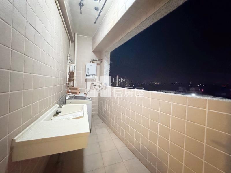 近南勢、66快速道路、湧光市場三面採光景觀3+1房車房屋室內格局與周邊環境