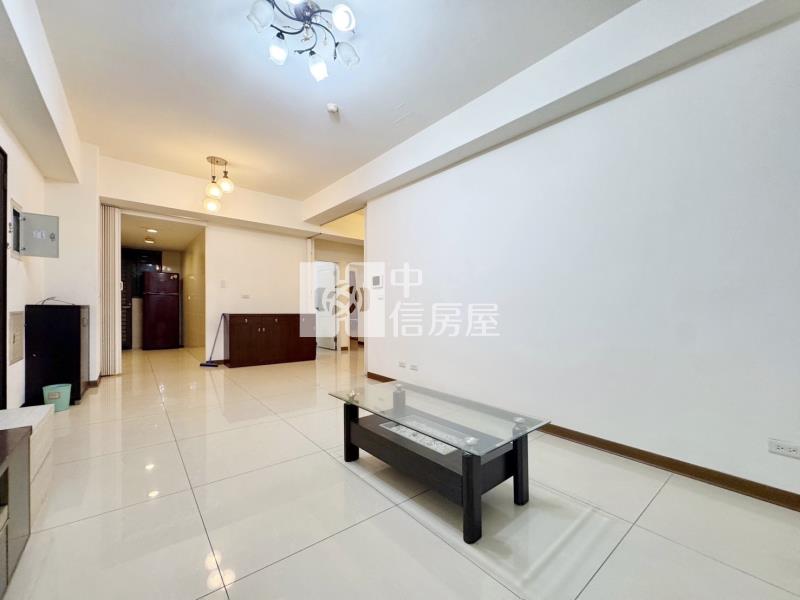 近南勢、66快速道路、湧光市場三面採光景觀3+1房車房屋室內格局與周邊環境