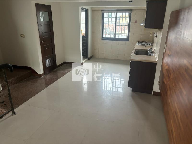 小新營特大地坪物美平車墅房屋室內格局與周邊環境