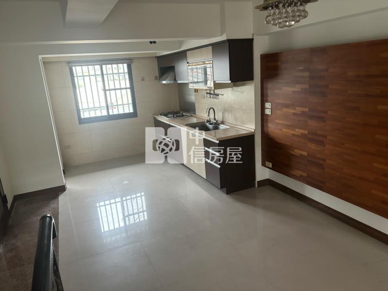 小新營特大地坪物美平車墅房屋室內格局與周邊環境