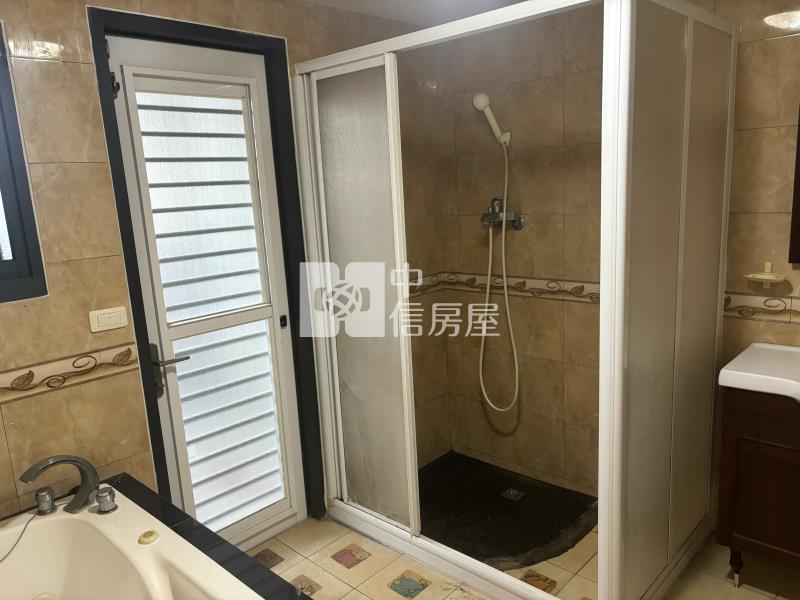 小新營特大地坪物美平車墅房屋室內格局與周邊環境