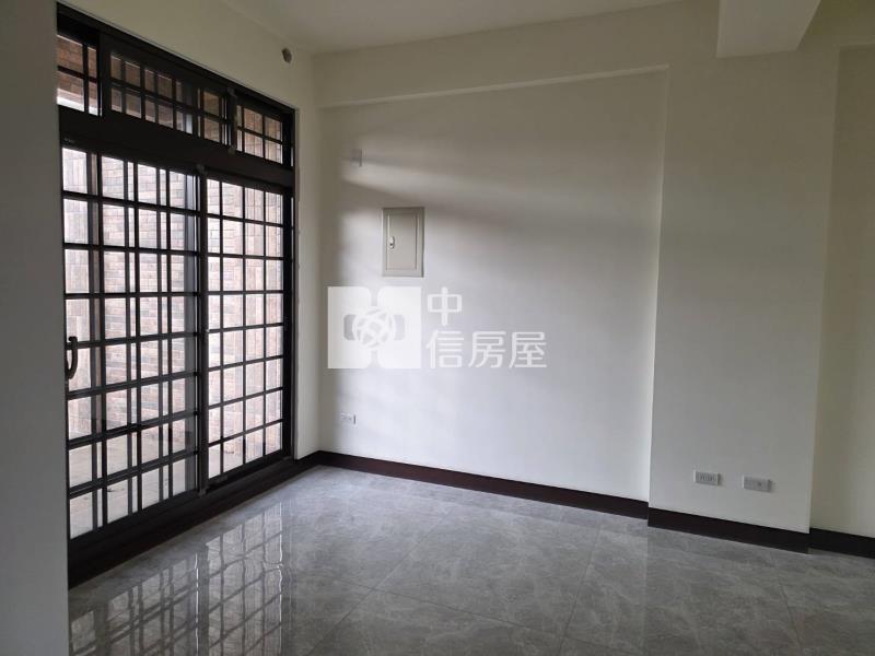 聯新醫院全新電梯別墅-1房屋室內格局與周邊環境