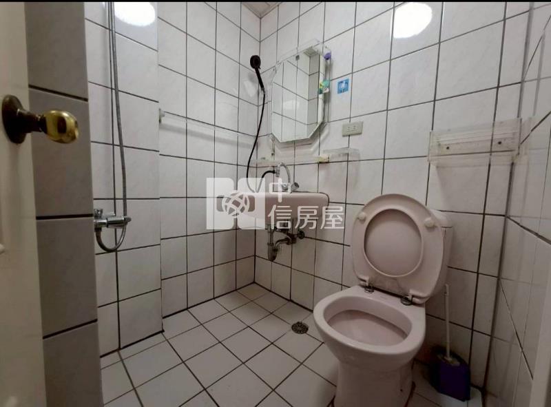 近體育園區太子盛世二樓美三房房屋室內格局與周邊環境