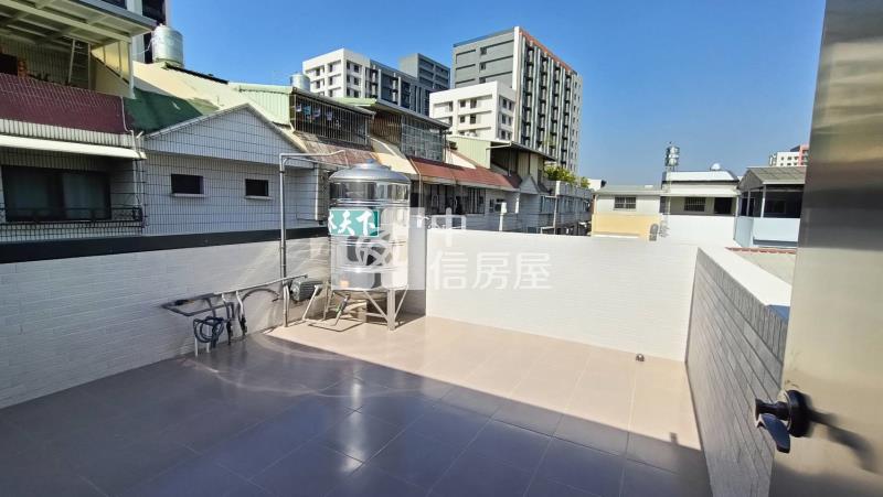 經武商圈翻新美透天房屋室內格局與周邊環境