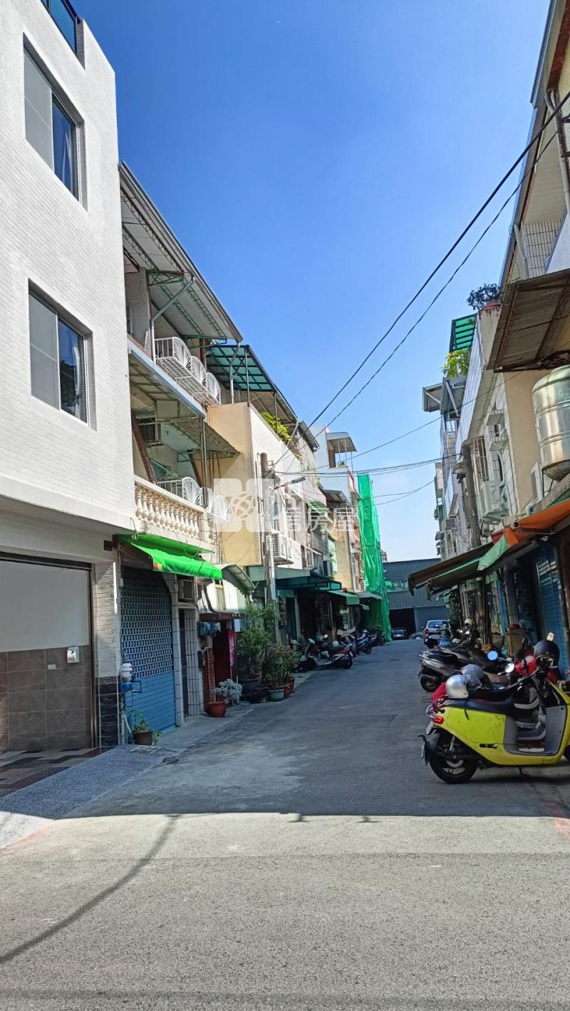 經武商圈翻新美透天房屋室內格局與周邊環境