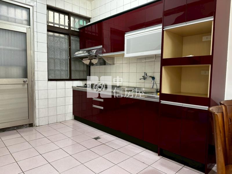 新屋低總價田園景觀前院停車美透天房屋室內格局與周邊環境