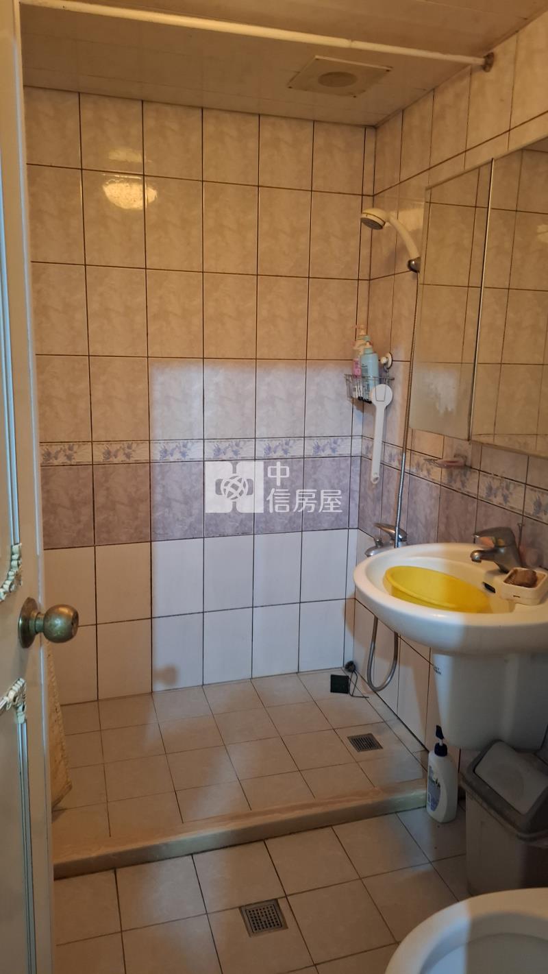 中壢林森國小樓中樓四房+平面車位房屋室內格局與周邊環境