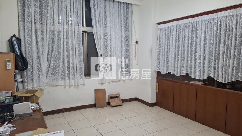 中壢林森國小樓中樓四房+平面車位房屋室內格局與周邊環境