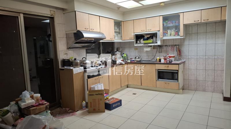 中壢林森國小樓中樓四房+平面車位房屋室內格局與周邊環境