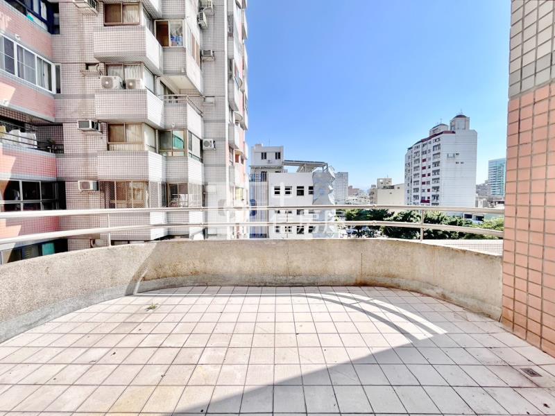 左右逢源3房平車露台戶房屋室內格局與周邊環境