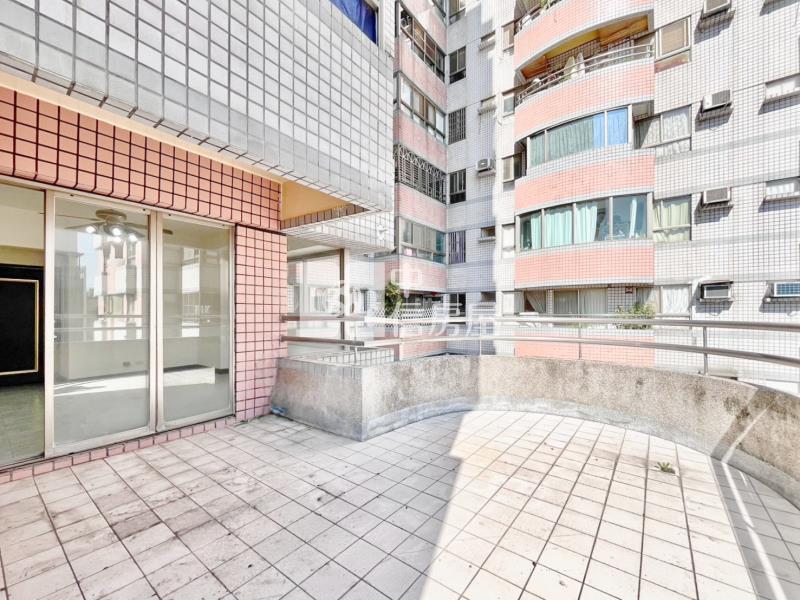 左右逢源3房平車露台戶房屋室內格局與周邊環境