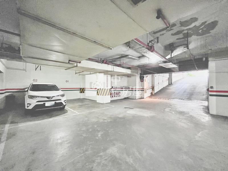 左右逢源3房平車露台戶房屋室內格局與周邊環境