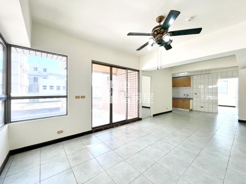 左右逢源3房平車露台戶房屋室內格局與周邊環境