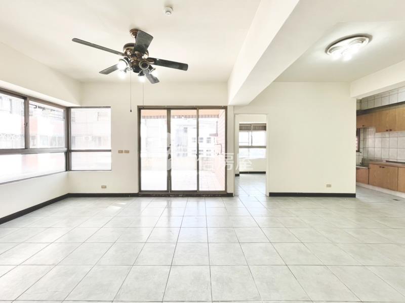 左右逢源3房平車露台戶房屋室內格局與周邊環境