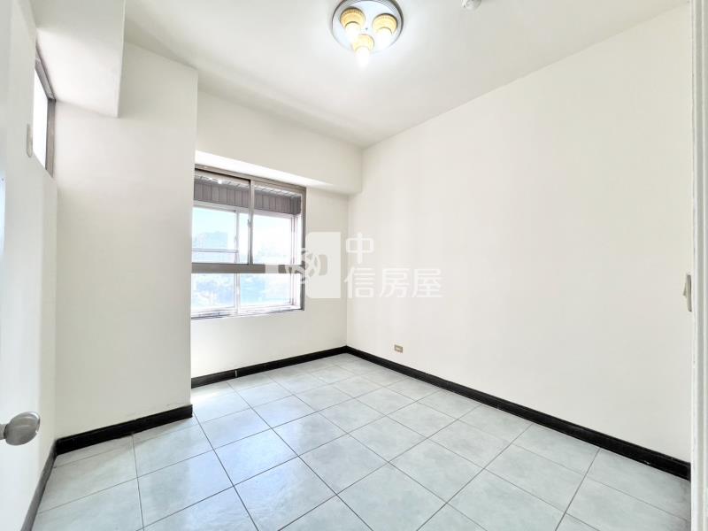 左右逢源3房平車露台戶房屋室內格局與周邊環境