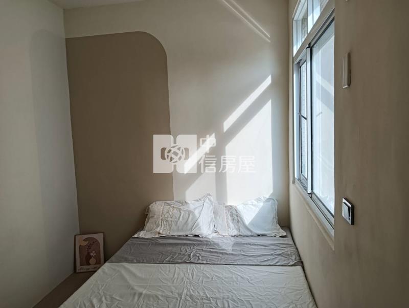 鳳山新甲國小衛武營公寓二樓翻新宅房屋室內格局與周邊環境