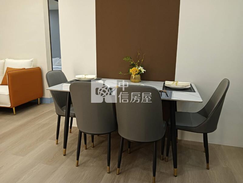 鳳山新甲國小衛武營公寓二樓翻新宅房屋室內格局與周邊環境