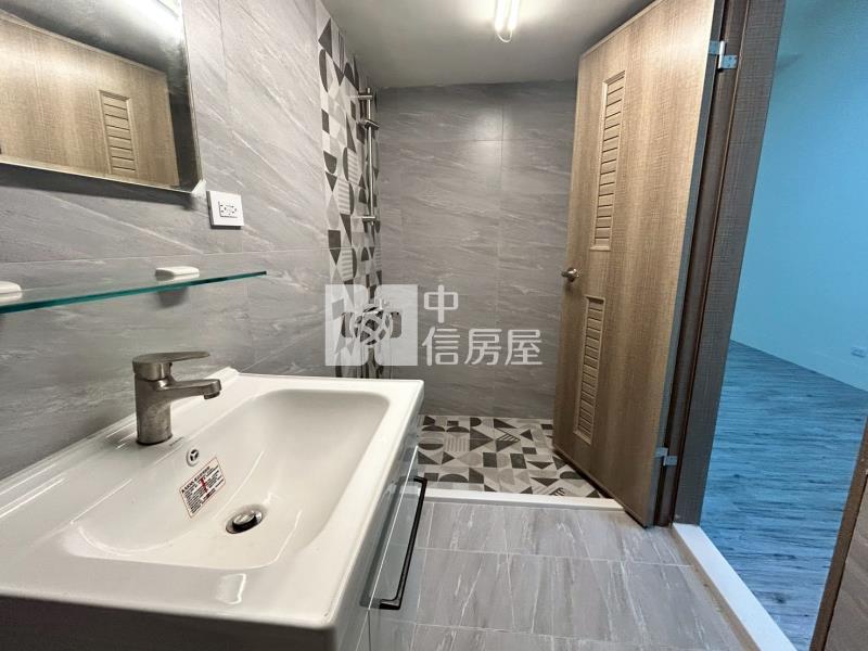 楠梓科技園區大地坪整新店住房屋室內格局與周邊環境