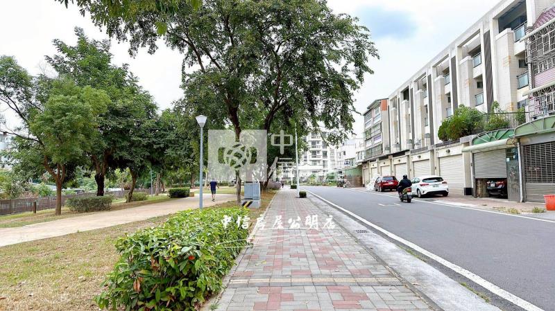民雄左岸公園店墅房屋室內格局與周邊環境