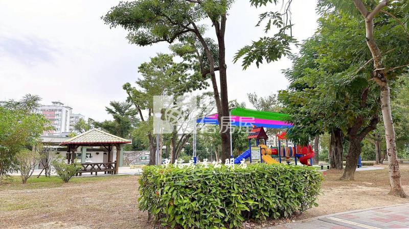 民雄左岸公園店墅房屋室內格局與周邊環境