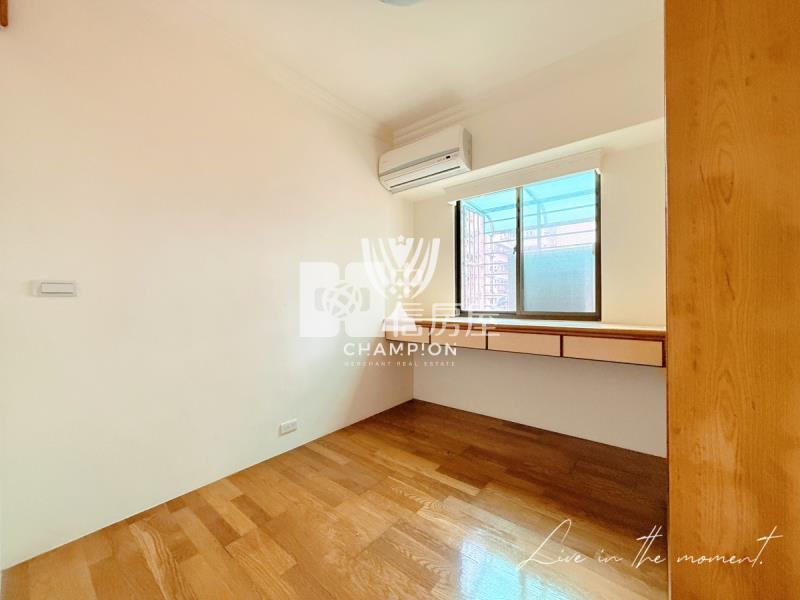 【冠軍】陽光綠大地四房朝外平車房屋室內格局與周邊環境