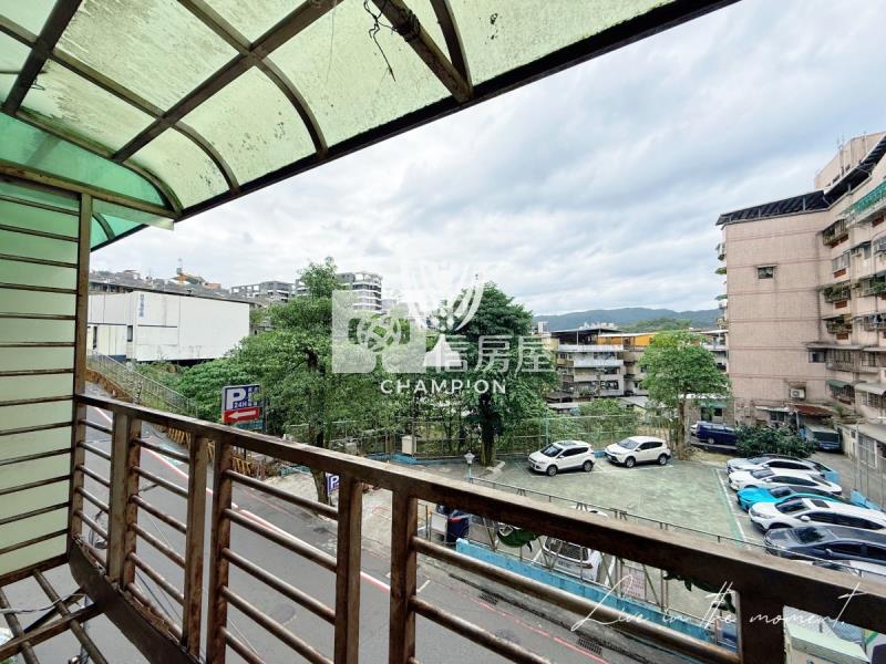 【冠軍】陽光綠大地四房朝外平車房屋室內格局與周邊環境