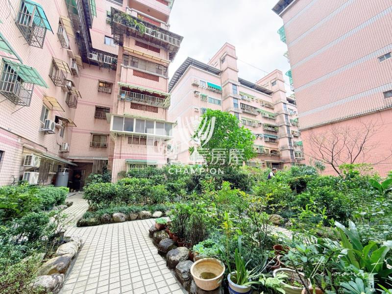 【冠軍】陽光綠大地四房朝外平車房屋室內格局與周邊環境