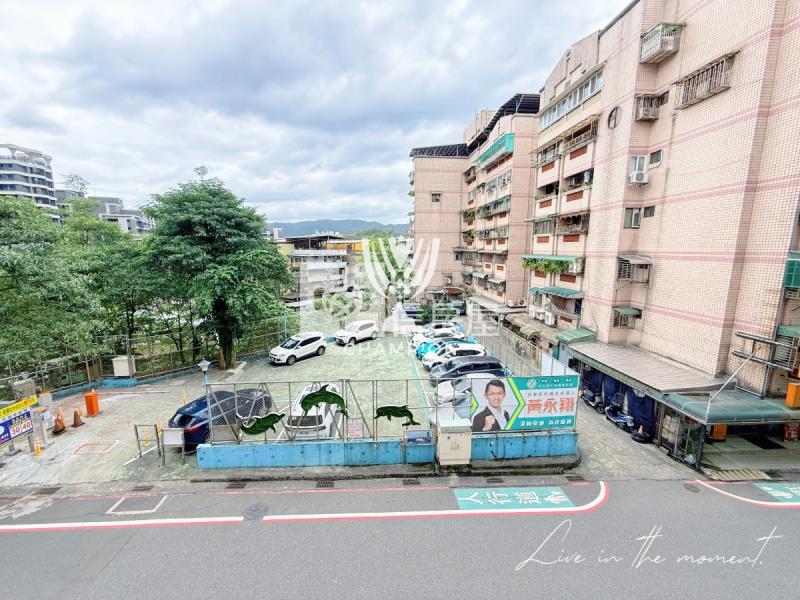 【冠軍】陽光綠大地四房朝外平車房屋室內格局與周邊環境