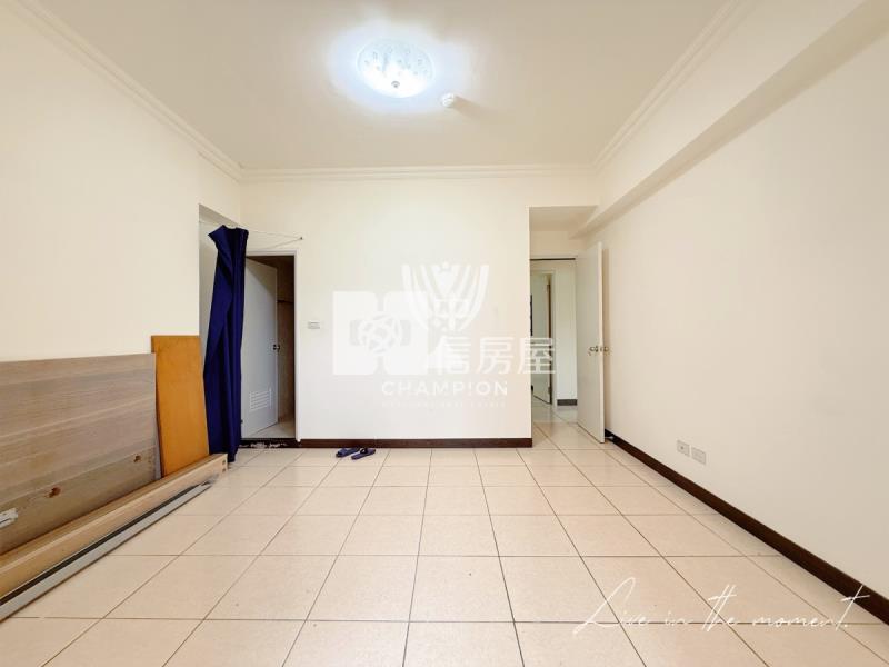 【冠軍】陽光綠大地四房朝外平車房屋室內格局與周邊環境