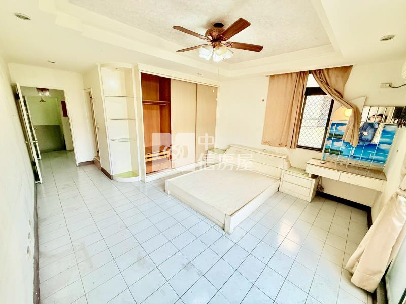 樹德臨路邊間車庫透天房屋室內格局與周邊環境