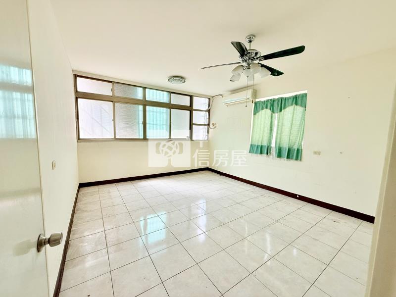 樹德臨路邊間車庫透天房屋室內格局與周邊環境