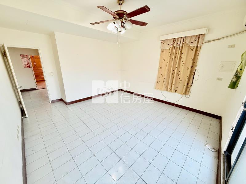 樹德臨路邊間車庫透天房屋室內格局與周邊環境