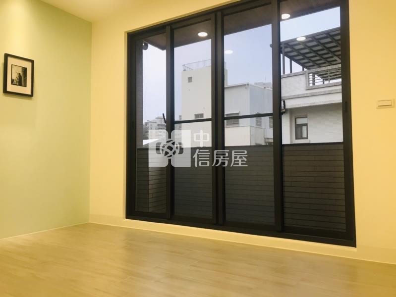 崇明學區時尚孝親車墅房屋室內格局與周邊環境