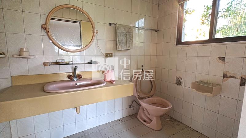 高雄農舍-旗山大路邊面寬合法農舍房屋室內格局與周邊環境