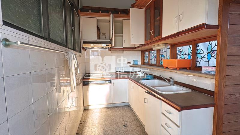 高雄農舍-旗山大路邊面寬合法農舍房屋室內格局與周邊環境