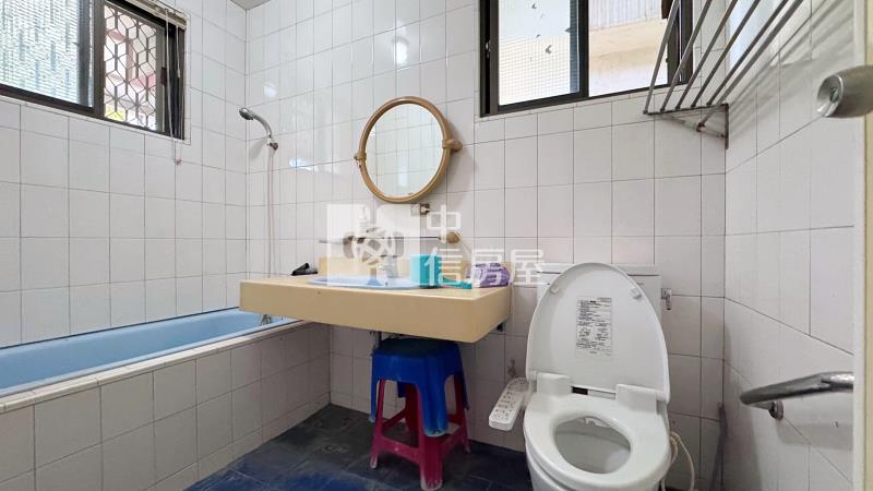 高雄農舍-旗山大路邊面寬合法農舍房屋室內格局與周邊環境