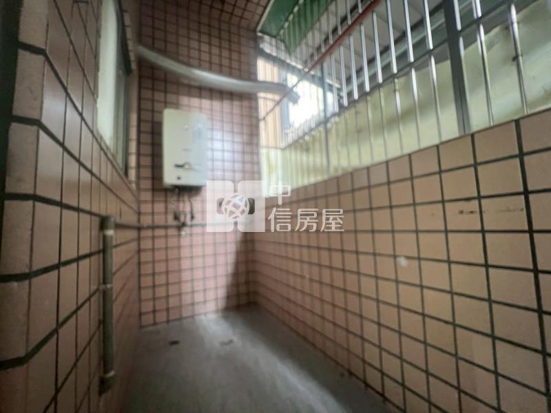 太平一樓挑高便宜美廈房屋室內格局與周邊環境