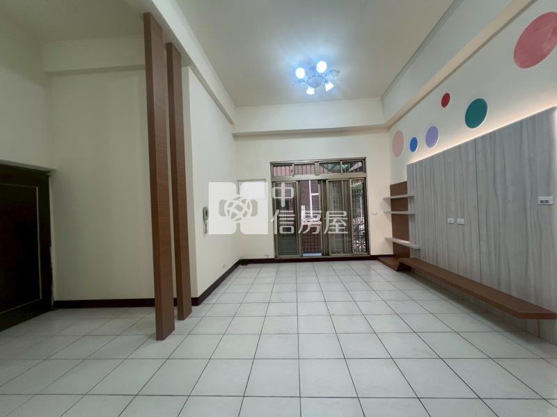 太平一樓挑高便宜美廈房屋室內格局與周邊環境