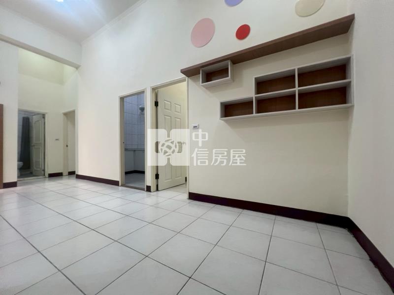 太平一樓挑高便宜美廈房屋室內格局與周邊環境