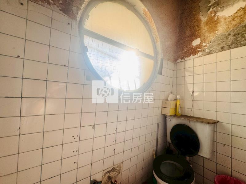 斗六快速道路旁大面寬車庫透天房屋室內格局與周邊環境