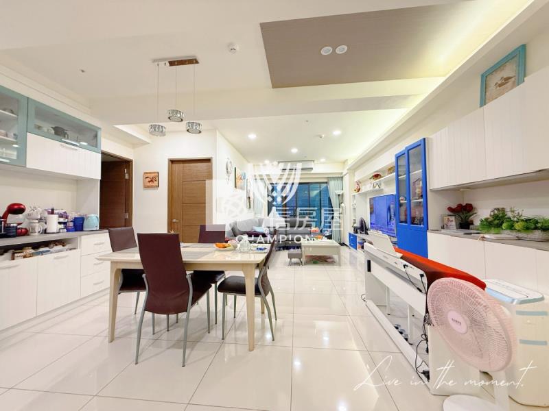 【冠軍】微笑前區朝南中庭大三房房屋室內格局與周邊環境