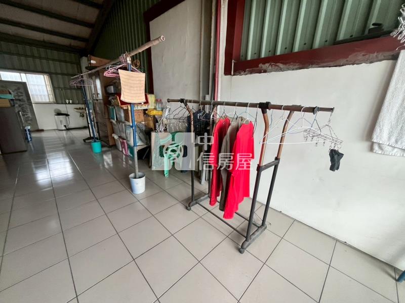 大里大地坪大面寬前院停車8米活路美透天房屋室內格局與周邊環境