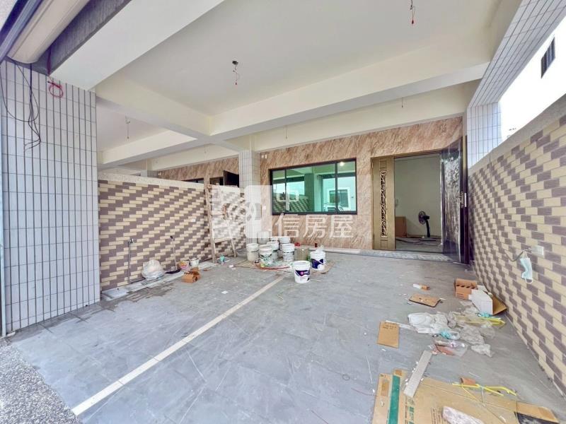 草屯全新完工電梯雙車別墅(D)房屋室內格局與周邊環境