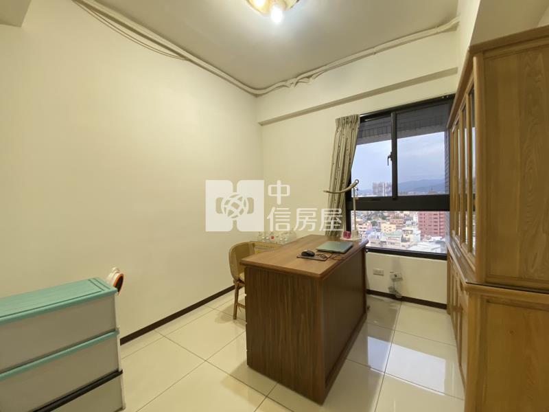 興大輕屋齡三房雙車帝王視野戶房屋室內格局與周邊環境