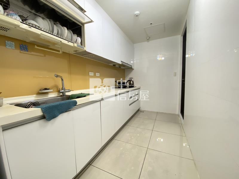 興大輕屋齡三房雙車帝王視野戶房屋室內格局與周邊環境