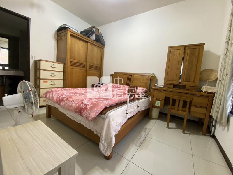 興大輕屋齡三房雙車帝王視野戶房屋室內格局與周邊環境